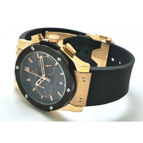 Hublot Classic Fusion Chronograph Rose Gold Black Rubber Strap Watch