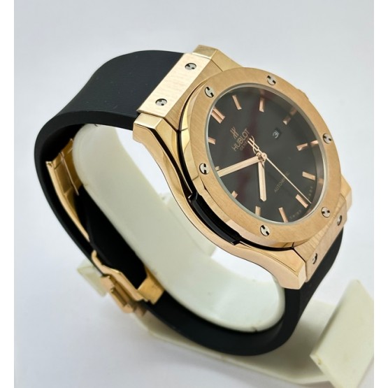 Hublot Vendom Classic Rose Gold Black Rubber Strap Swiss Automatic Watch