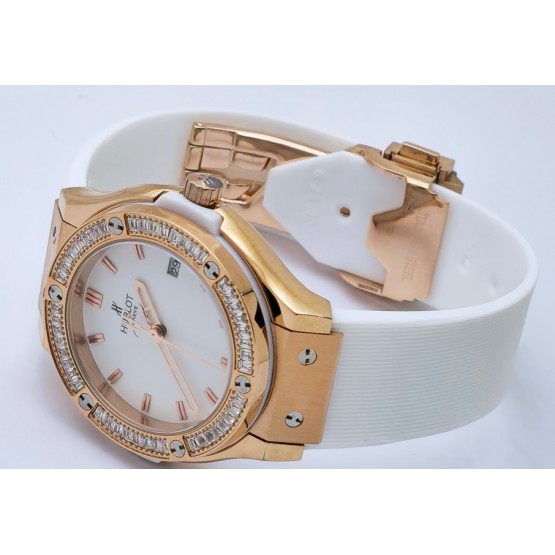 Hublot Classic Fusion Diamond White Rubber Strap Ladies Watch