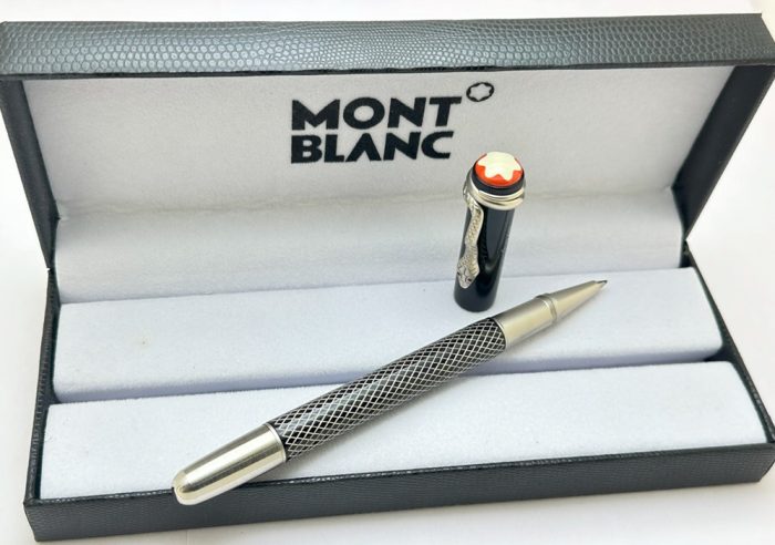 Mont Blanc Heritage Rouge Et Noir Rollerball Pen - 3