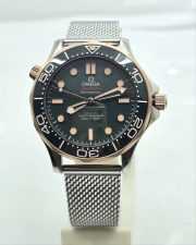 Omega Seamaster Diver 300M No-Date Edition Green Dual Strap Swiss Automatic Watch - Image 3