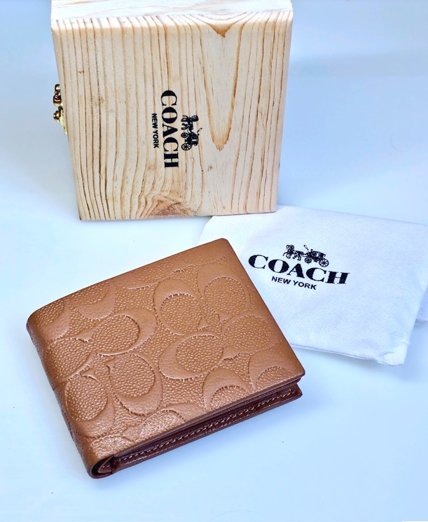 First Copy Wallets In Ahmedabad