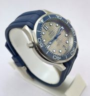 OMEGA SEAMASTER 50TH ANNIVERSARY GREY DIAL BLUE RUBBER STRAP SWISS AUTOMATIC WATCH - Image 4